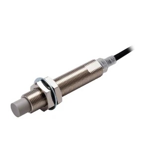 Sensor de proximidade, indutivo, corpo longo em latão níquel, M12, sem blindagem, 5 mm, CC, 3 fios, PNP NO, IO-Link COM3, cabo de 2 m