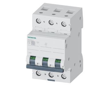 Disjuntor de potência 400 V 6 kA, 3 polos, C, 10 A